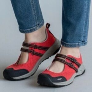 NWOT Keen Malibu Red Black Mary Jane Gorpcore  Hiking Trail Shoe Size 7.5